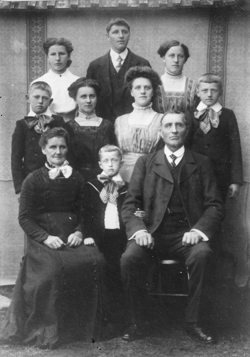Per K. Lien, Familiebilde, repro.
