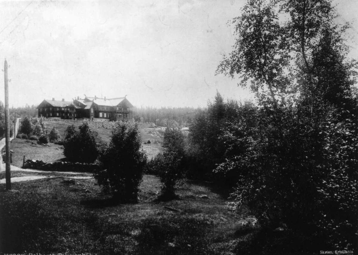 Marthinius Skøien, Bolkesjø, Notodden, Telemark. Utsyn mot Bolkesjø Turishotell.