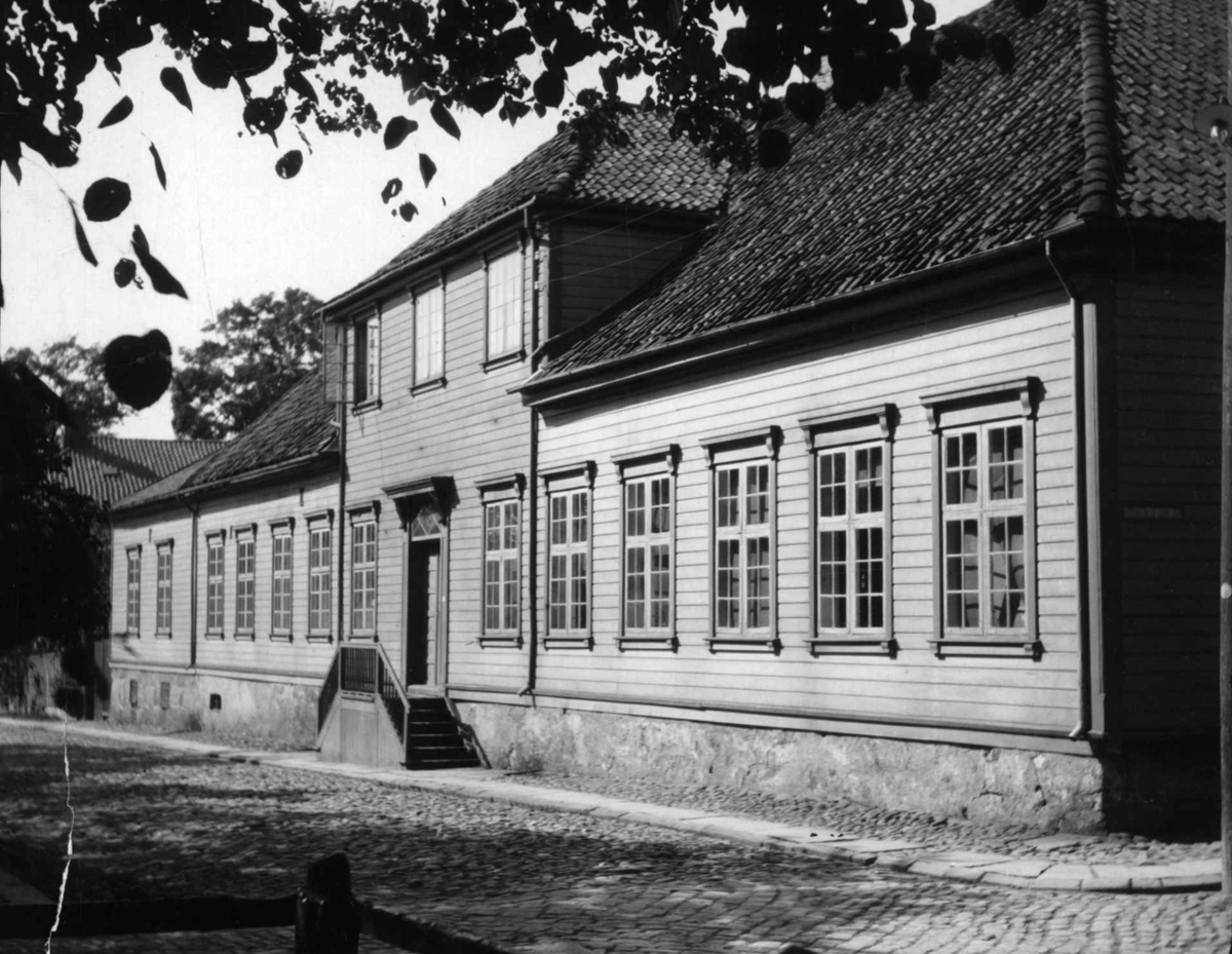 Hermann Christian Neupert, Postkort. Antatt festningsbygg i Fredrikstad.
