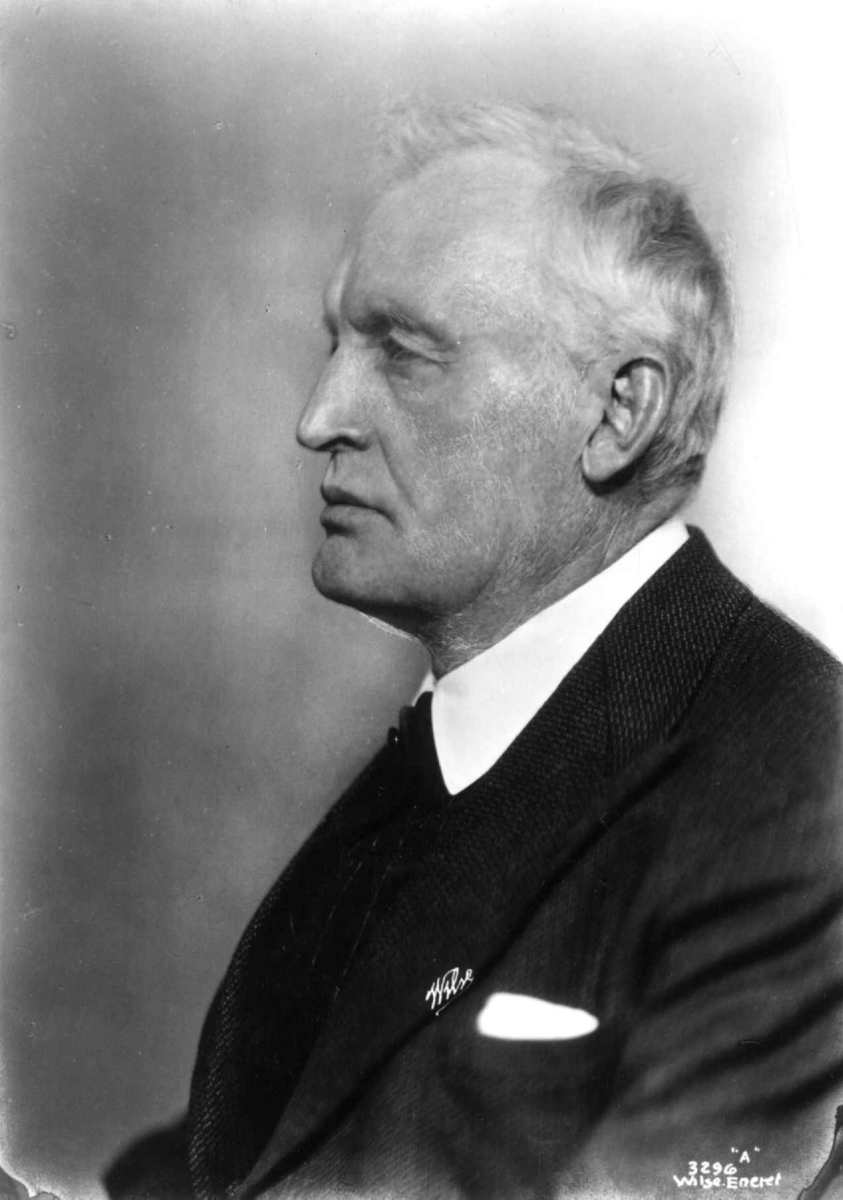 Anders Beer Wilse, Kunstneren og maleren Edvard Munch fotografert av Anders Beer Wilse i 1933.