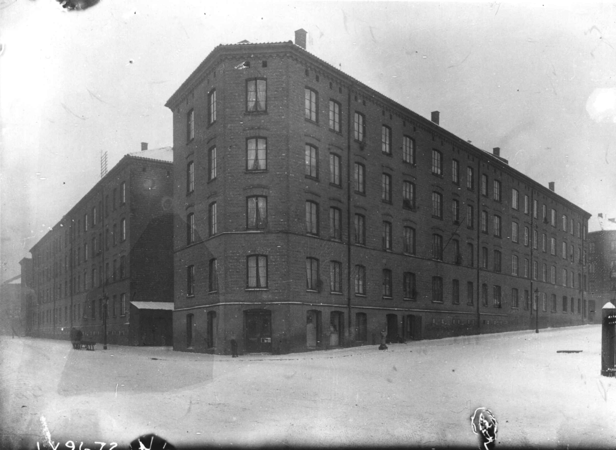 Nanna Broch, Hjørnet av Jens Bjelkes gate og Sars` gate, Sofienberg, Oslo. Gråbeingårder. Fra boliginspektør Nanna Brochs boligundersøkelser i Oslo 1920-årene.