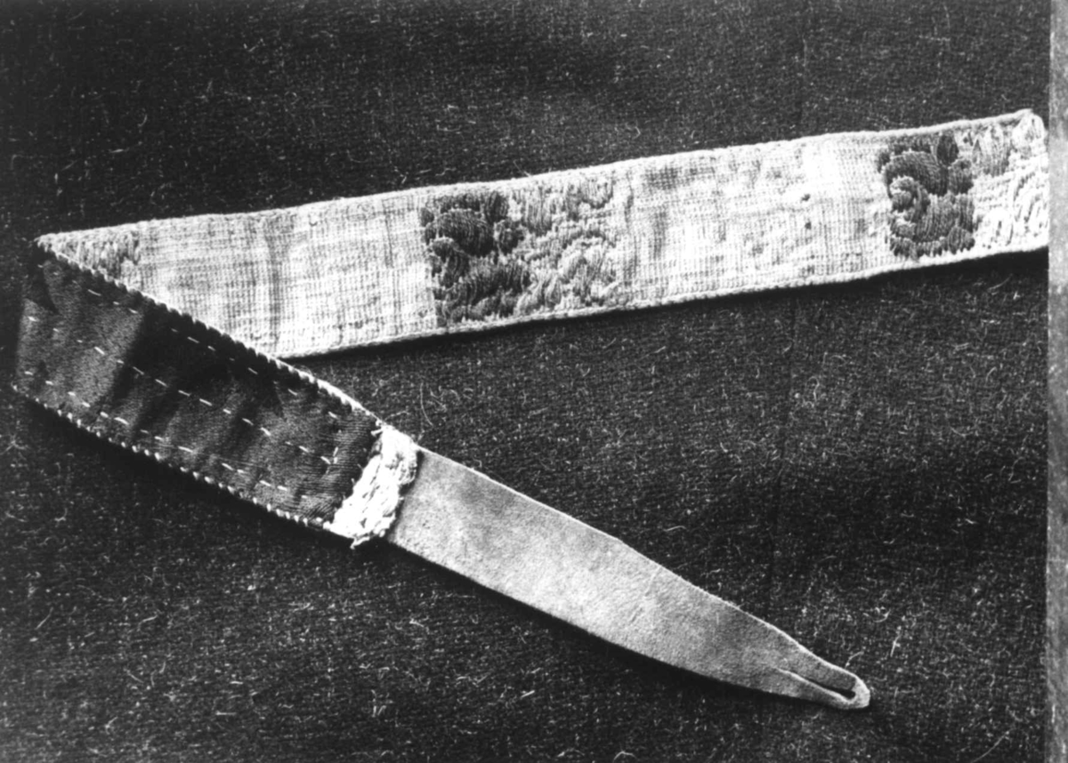 Anna Grostøl, Buksesele. Ukjent sted 1936.