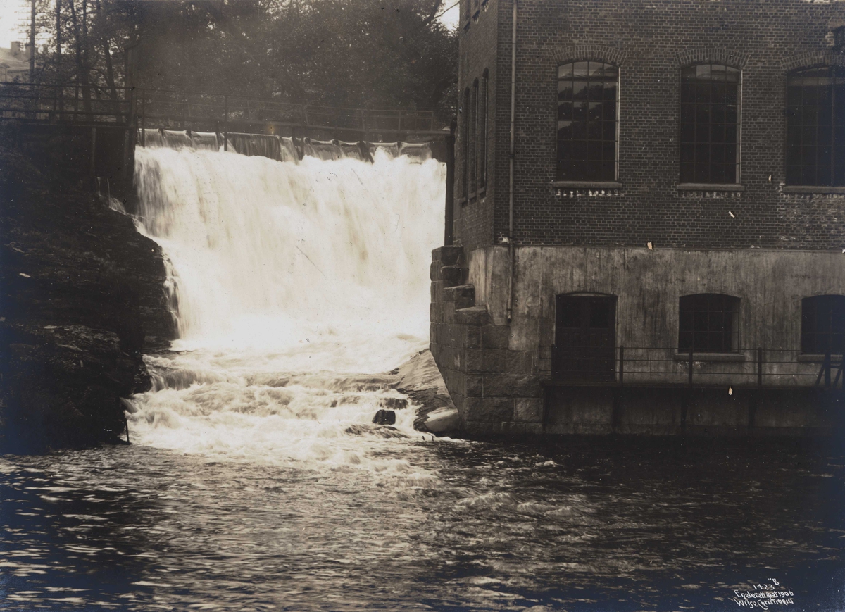 Anders Beer Wilse, Fortex A/S. Christiania Seildugsfabrik. Bygning, Akerselva og fossen. Oslo.