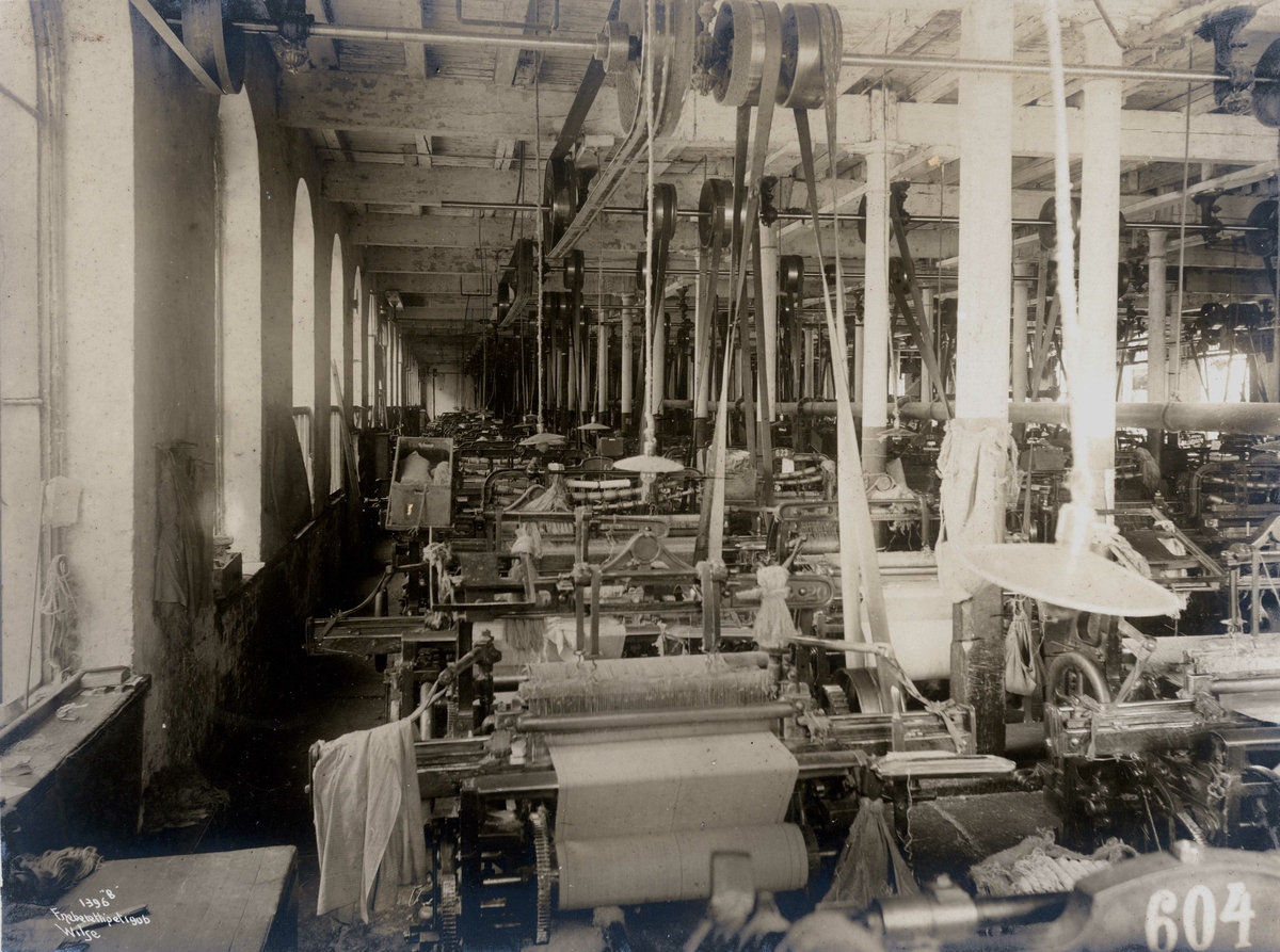 Anders Beer Wilse, Fortex A/S. Christiania Seildugsfabrik, Oslo. Fabrikkhall med vevmaskiner.