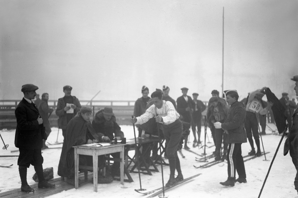Hermann Christian Neupert, Holmenkollrennet.