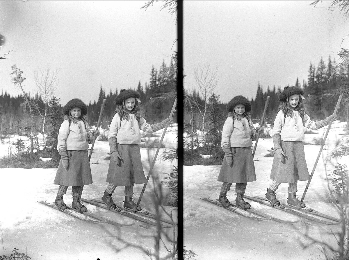 Axel Quinsgaard Wiborg, Gudrun og Karen Q. Wiborg på ski på Holoa, Hadeland, Jevnaker, Oppland, 1906.