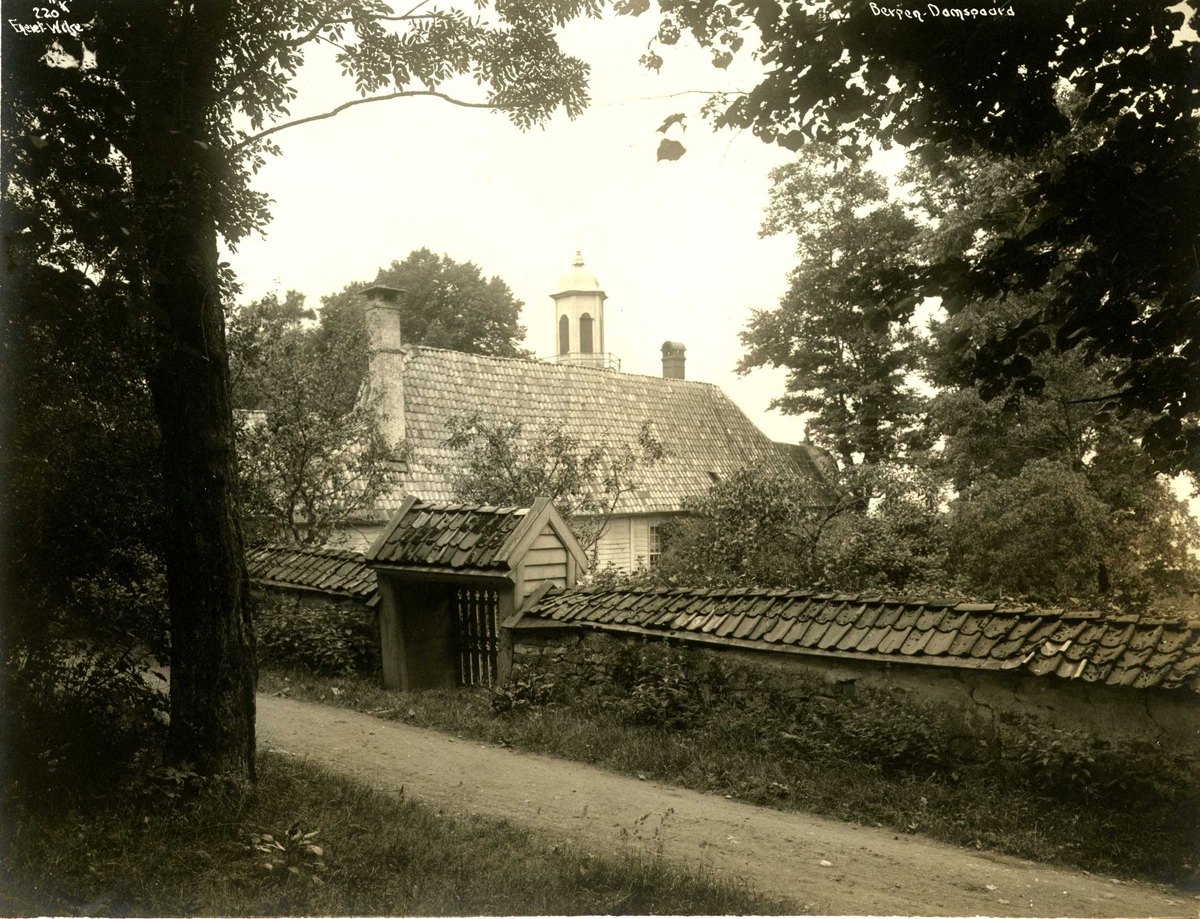 Anders Beer Wilse, Damsgård hovedgård, Bergen, Hordaland. Fotografert 1912.