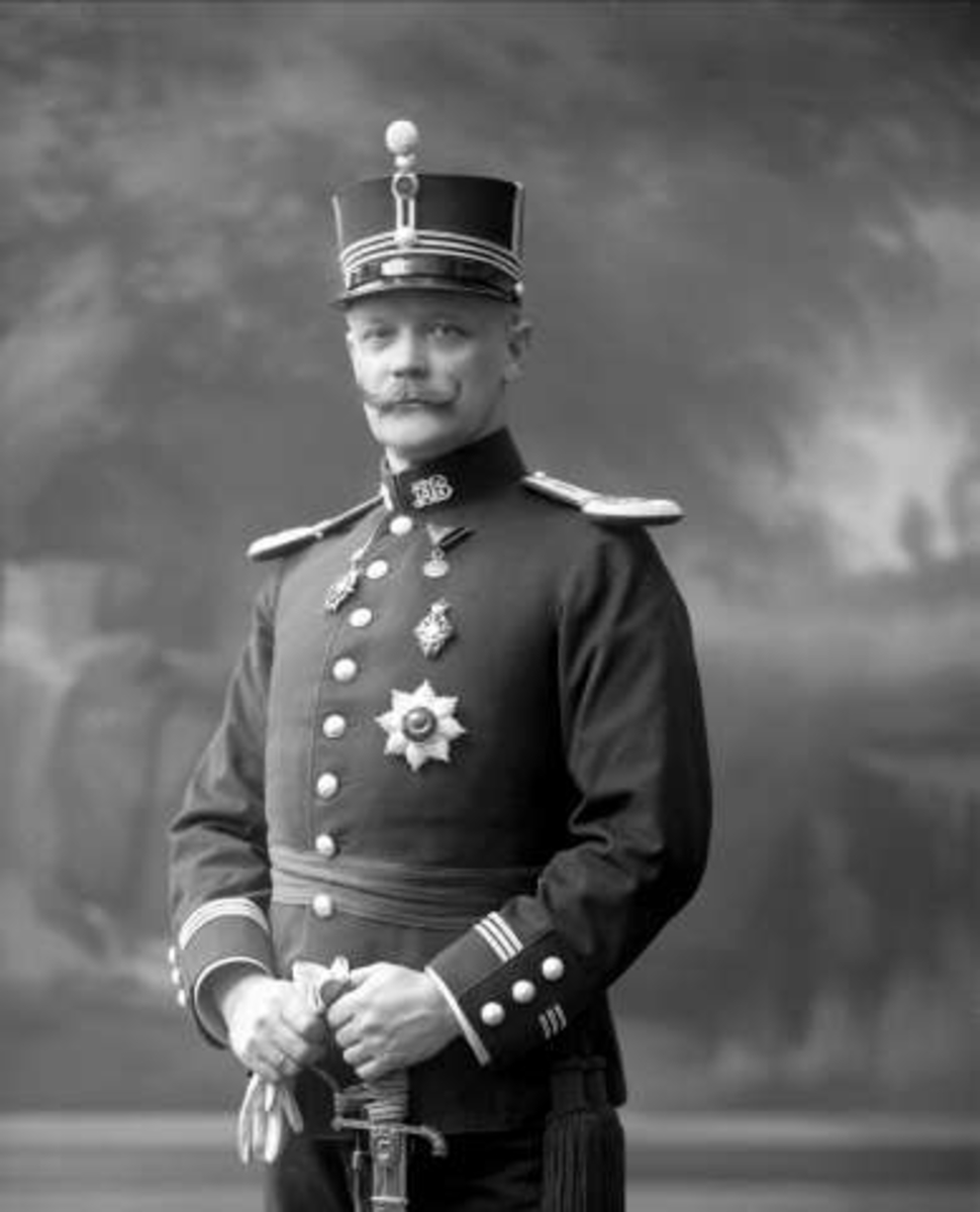 Gustav Borgen, Portrett, Karl Ingvar Nandrup, født 1864, i uniform som kaptein ved infanteriet som reglementert fra 1894 til 1910.