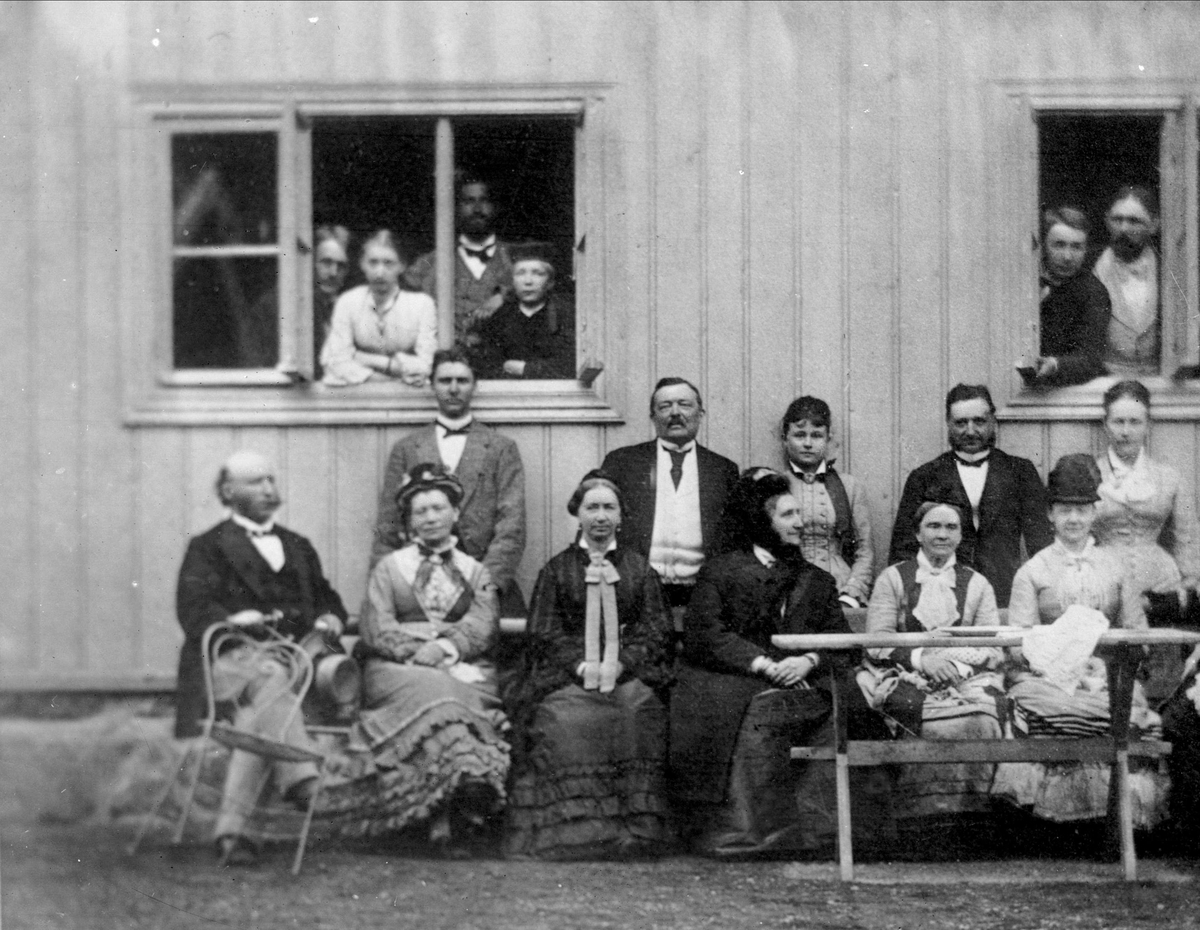 Gustav Borgen, Avfotografering. Gruppebilde, Sarabråten.