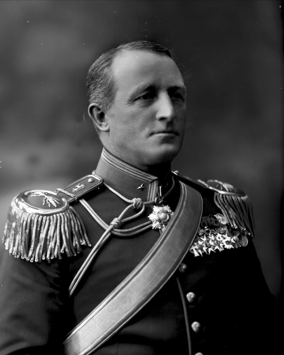 Gustav Borgen, Portrett, Johan Tidemann Sverre, (1867-) i uniform som major.