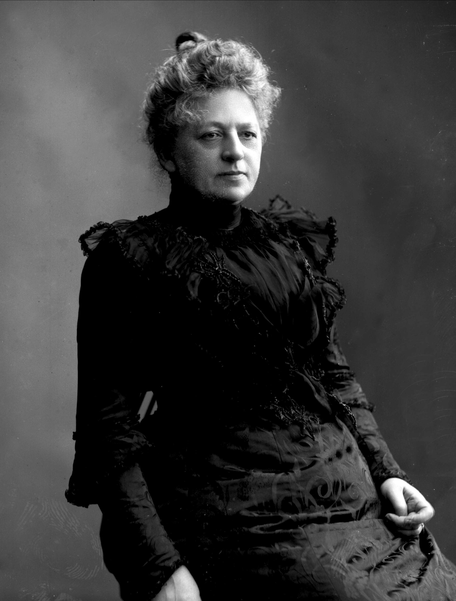 Gustav Borgen, Portrett, Sophie Lundh f. Warmuth (1848-1931), gift 1867 med S. H. Lundh, som egentlig het Sverrer Hakon.