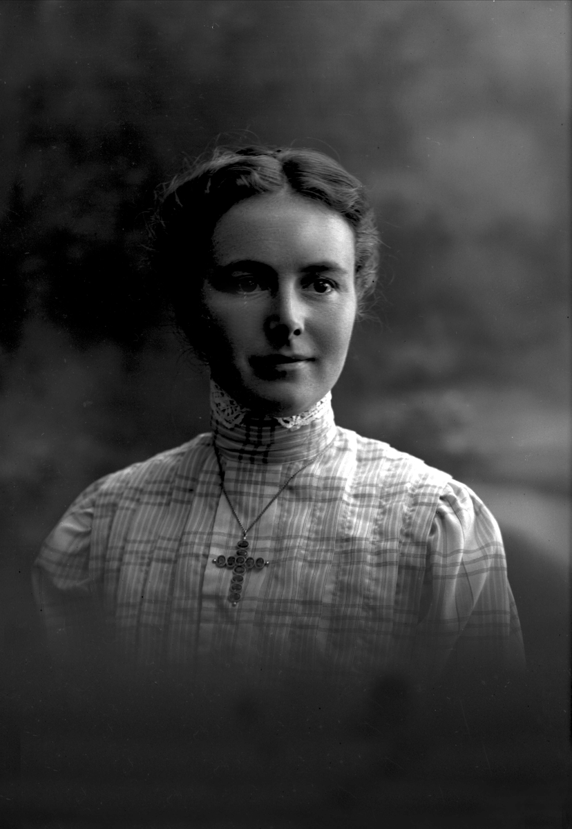 Gustav Borgen, Portrett, sykepleier, søster Dora Richardsen.