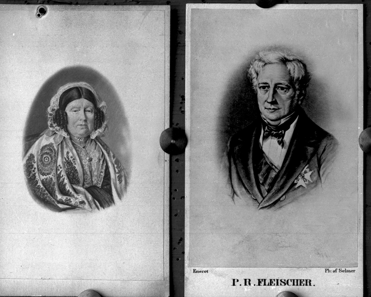 Gustav Borgen, Avfotografering. Portretter, avfotografert. Palle Rømer Fleischer til høyre. Marie Kirkgaard til venstre(?) Klems plater.