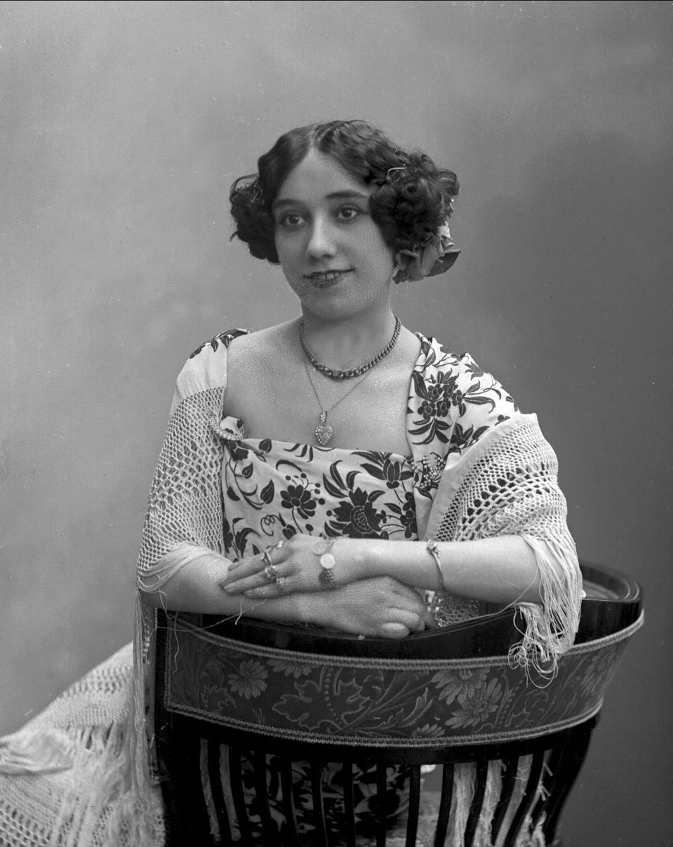 Gustav Borgen, Portrett, Noelle Desanges.