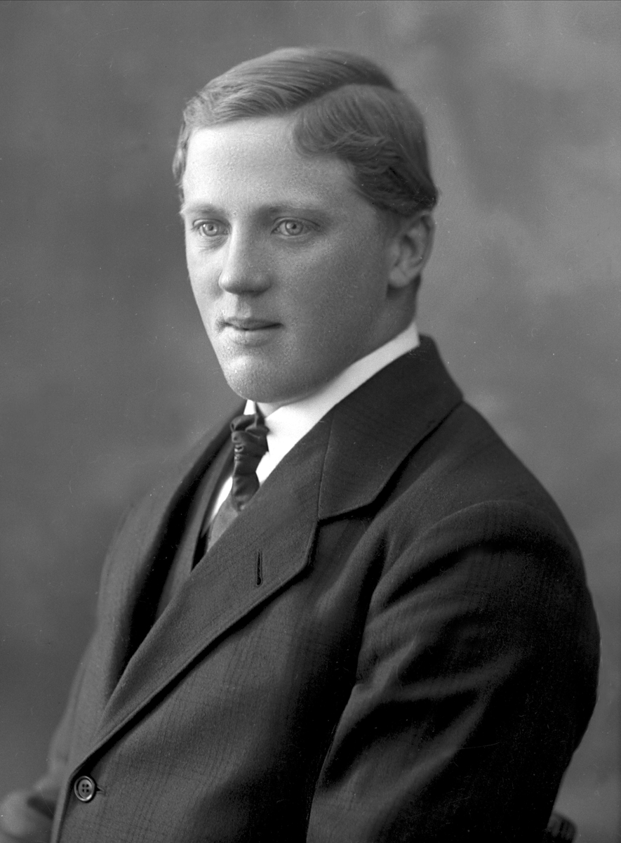 Gustav Borgen, NFB.27130