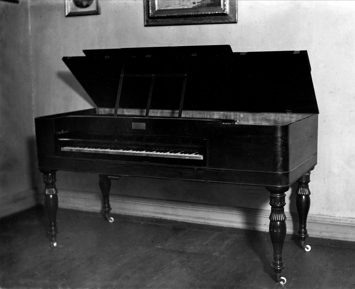 Gustav Borgen, Piano tilhørt Ole Bull.