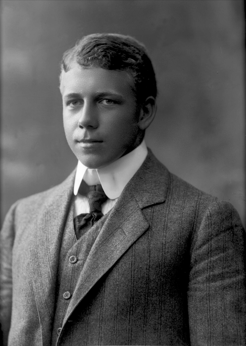 Gustav Borgen, NFB.34970