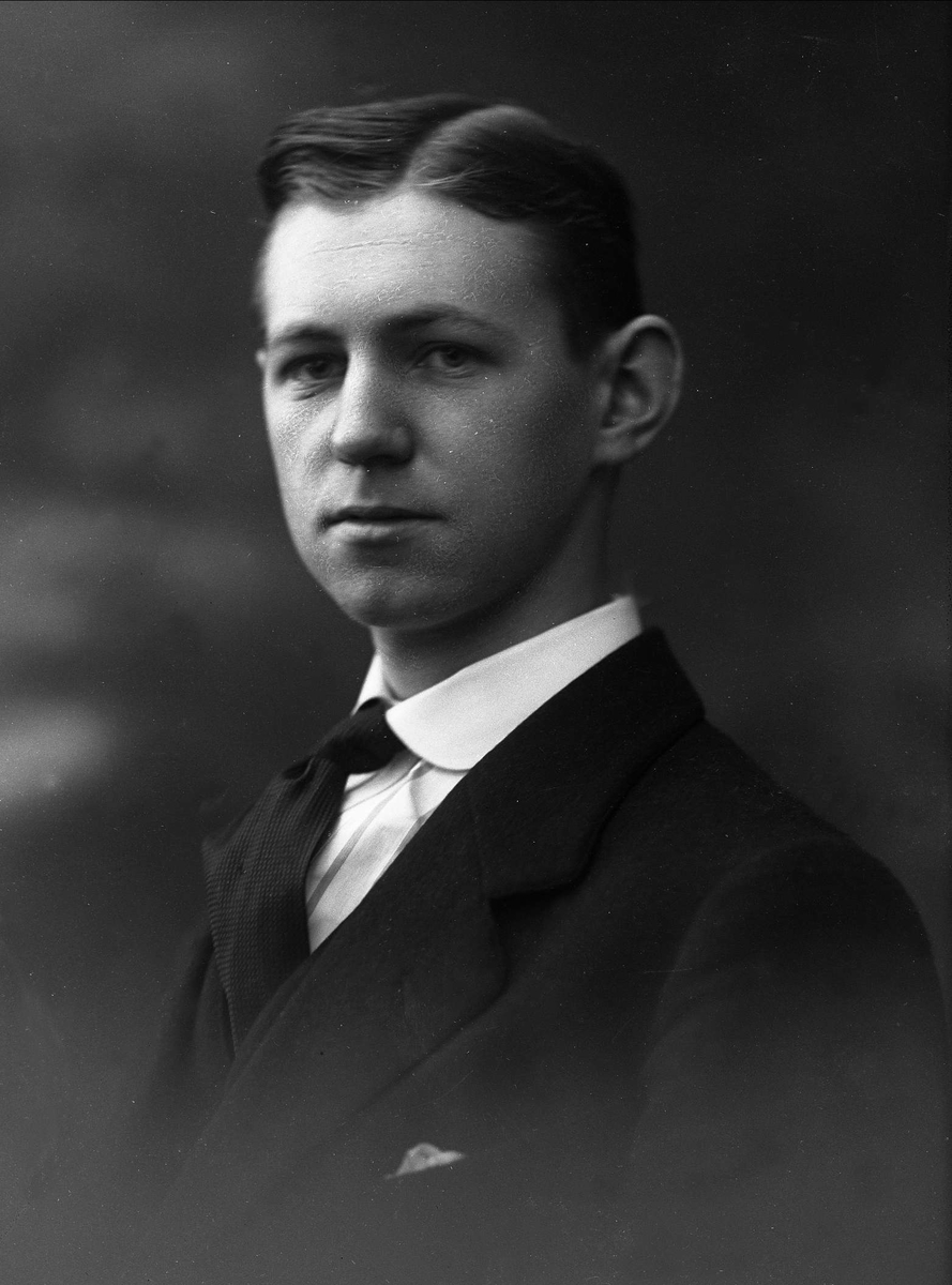 Gustav Borgen, NFB.44664