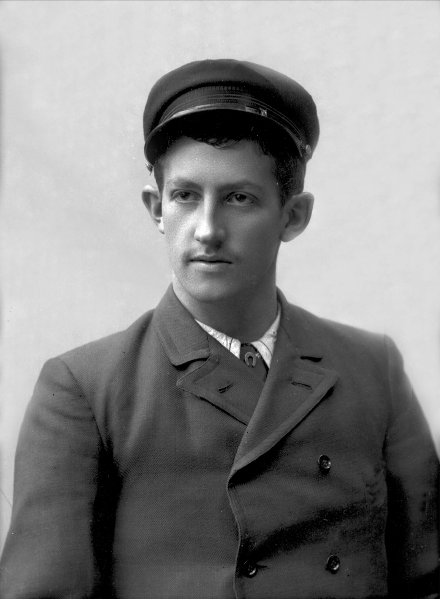 Gustav Borgen, Portrett, styrmann Hans Fjeldstad.