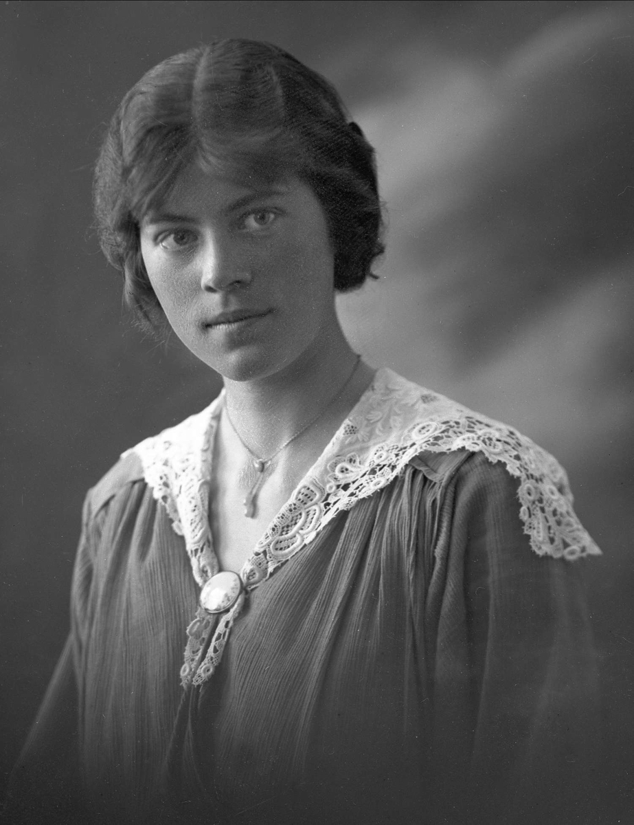 Gustav Borgen, Portrett, frøken Liv Nansen.