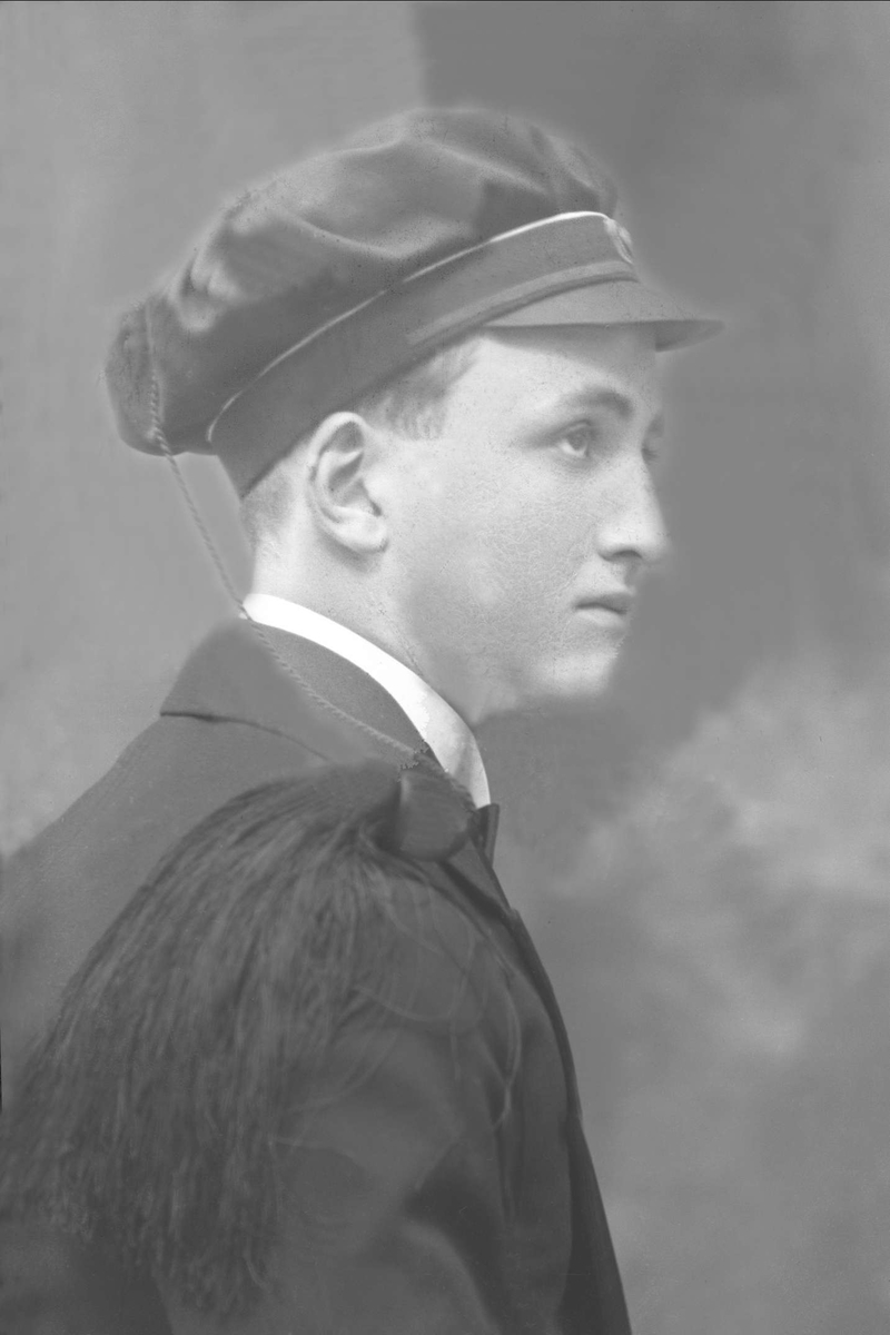 Gustav Borgen, Portrett, mann med studentlue. Edgar Andersen.