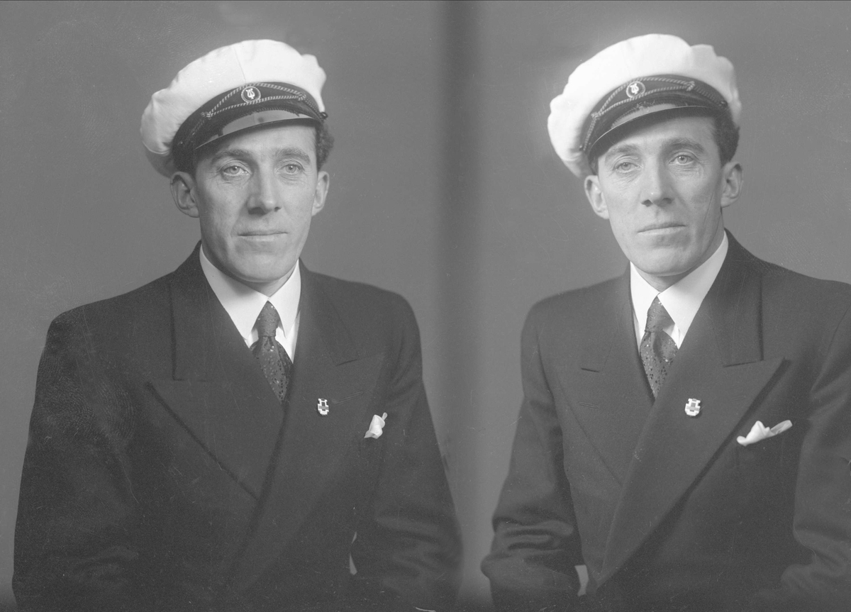 Gustav Borgen, Portrett, to eksponeringer, mann med uniformslue, musikkorps. B Andersen.