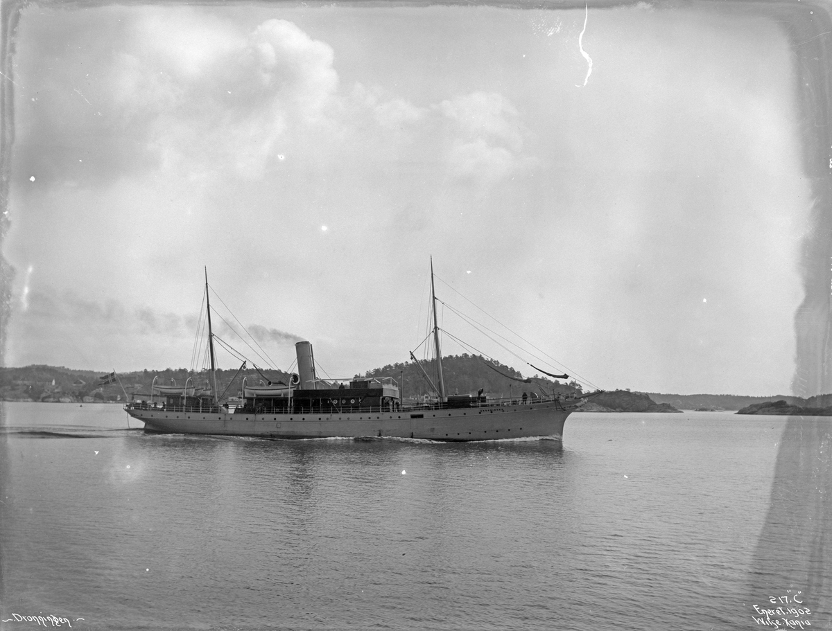 Anders Beer Wilse, D/S Dronningen (b.1894, Fevigs Jernskibsbyggeri, Fevig pr. Grimstad)