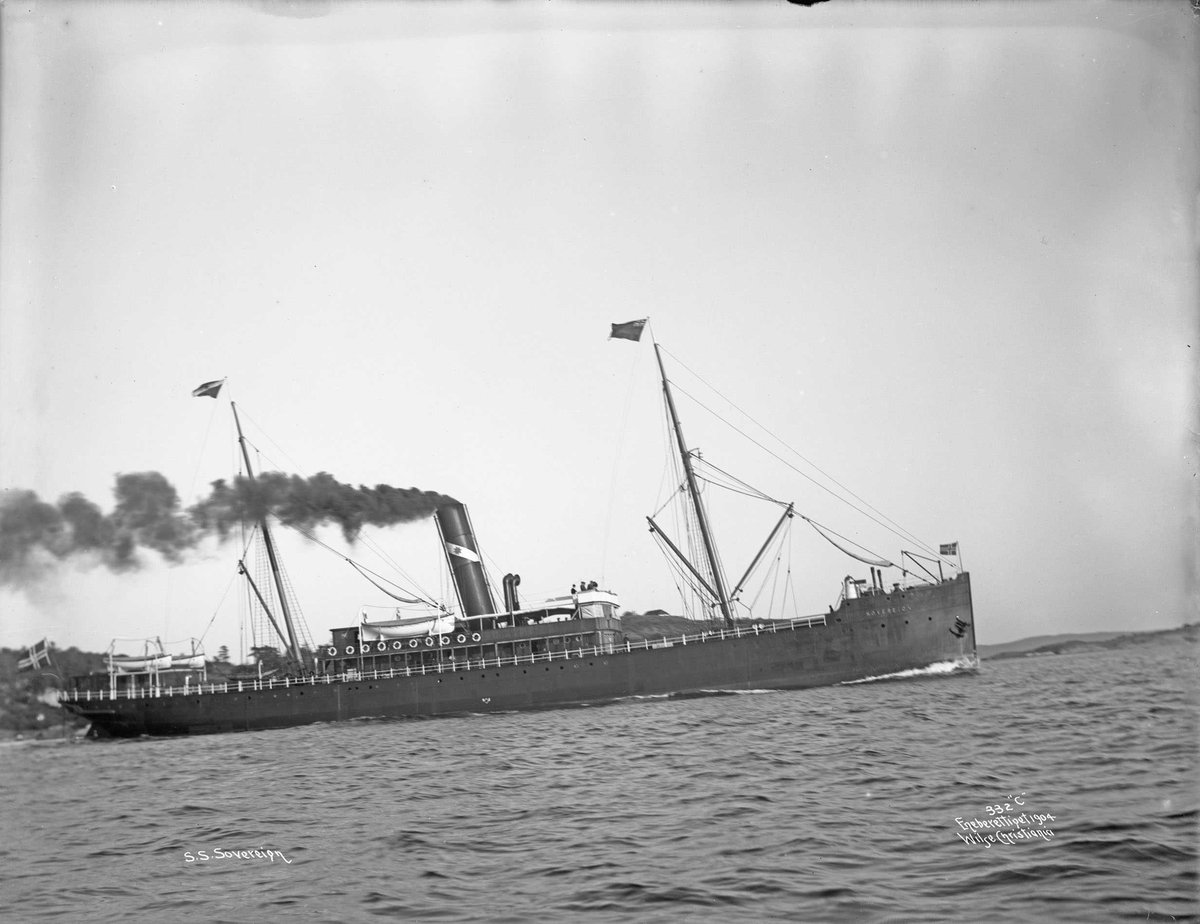 Anders Beer Wilse, S/S Sovereign (b. 1886, R. Dixon & Co, Middlesborough), bredside