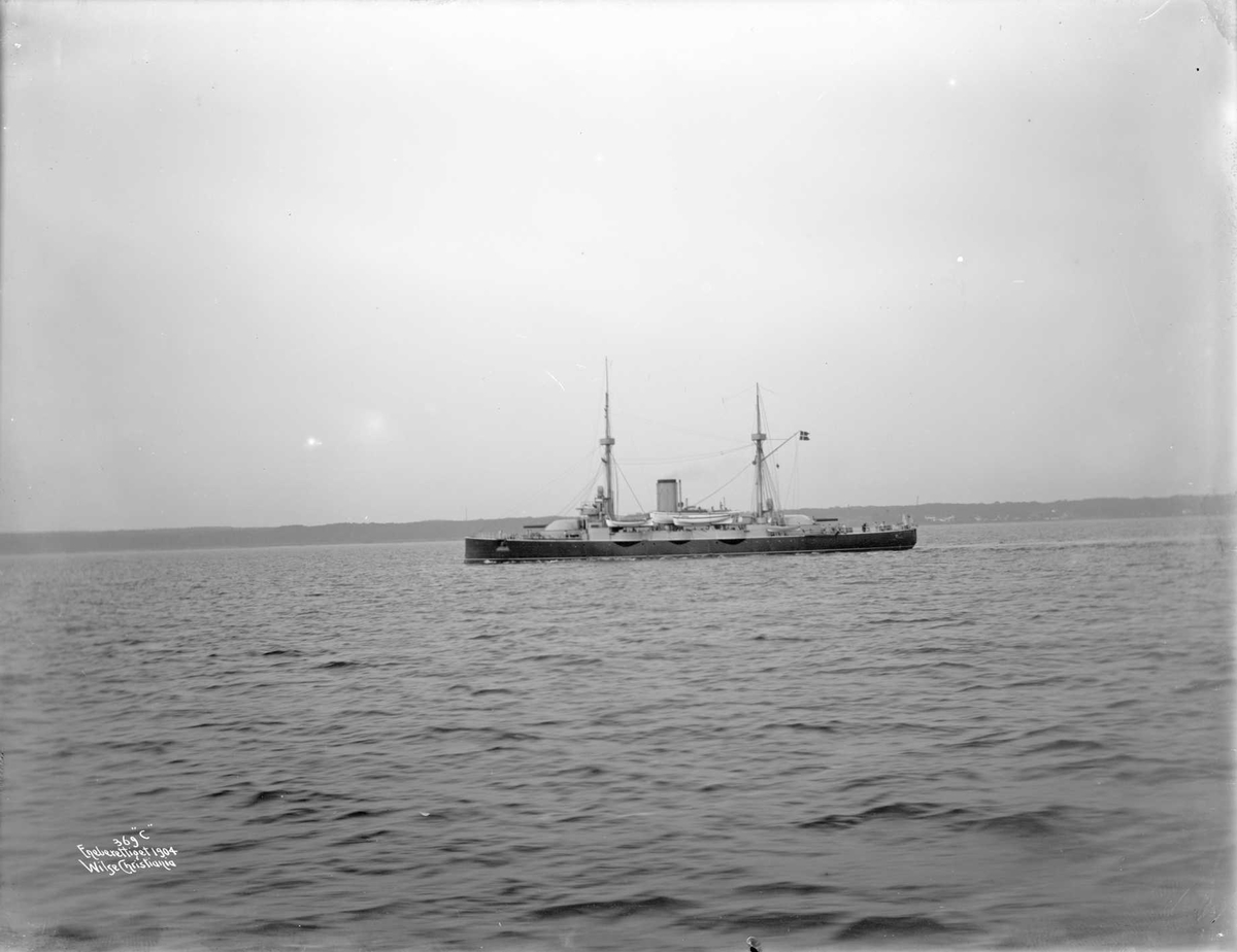 Anders Beer Wilse, Ivar Huitfeldt (b. 1886, Orlogsværftet, Holmen), dansk panserskip, ute på sjøen