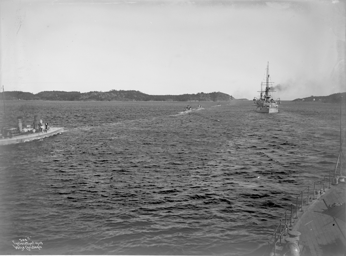 Anders Beer Wilse, Eskadren i Tromøysund