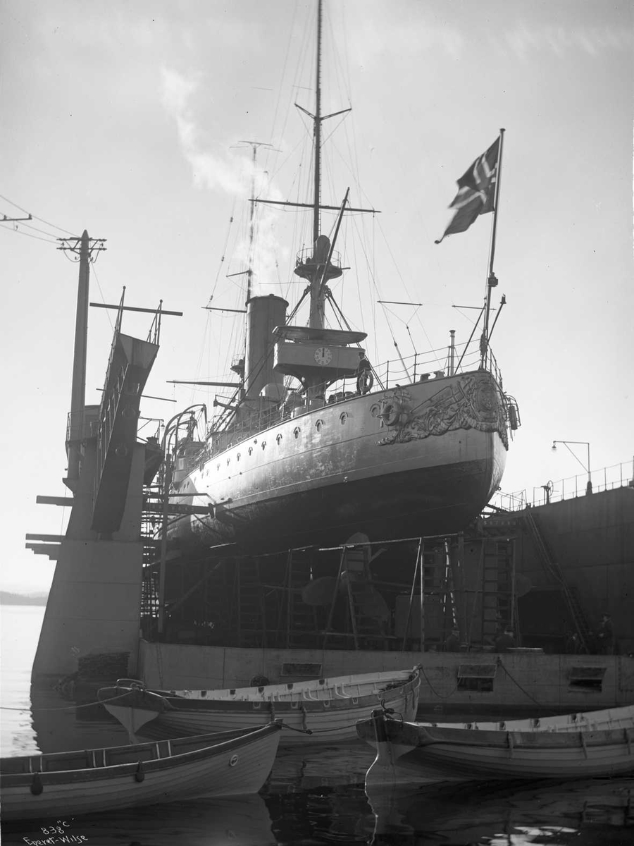 Anders Beer Wilse, Tordenskjold (b. 1897, Armstrong, Newcastle), (KNM), panserskip, i Nylands flytedokk