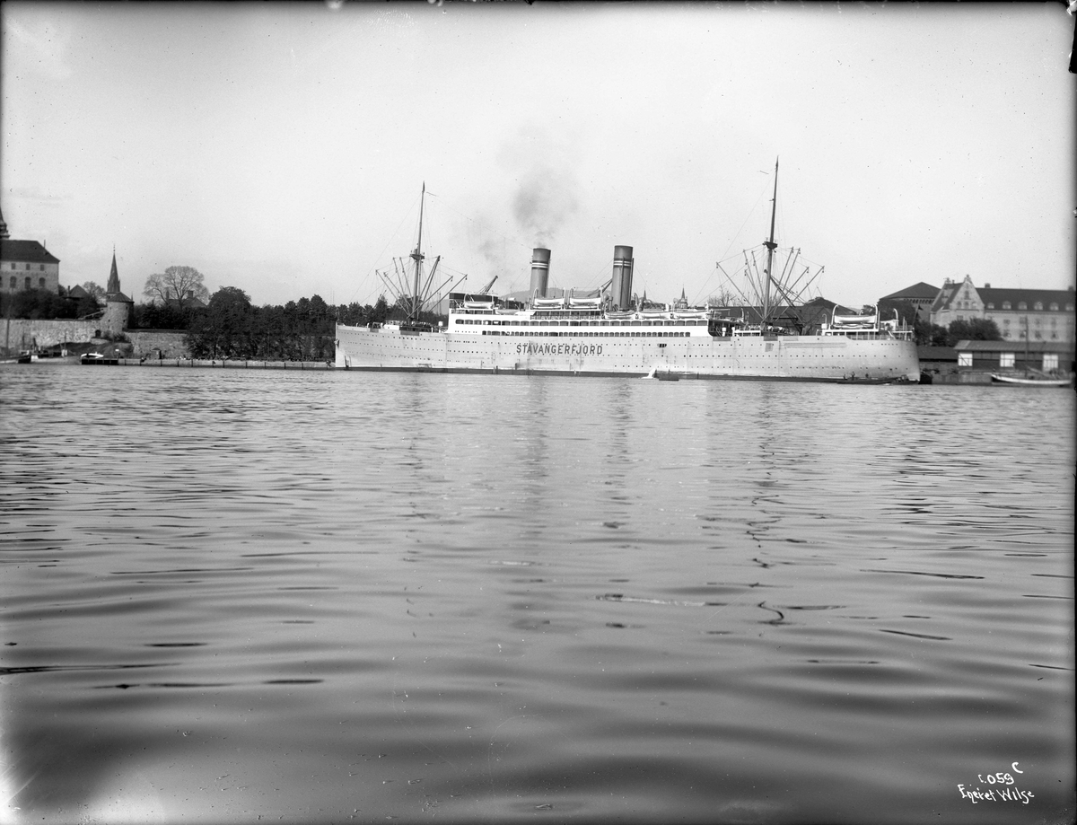 Anders Beer Wilse, D/S Stavangerfjord (b. 1918, Cammell, Laird & Co., Birkenhead)