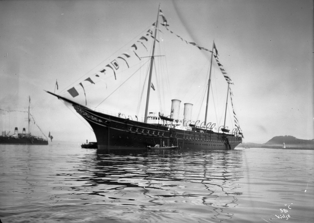 Anders Beer Wilse, Engelsk kongeyacht, HMY Victoria and Albert III (b. 1899, Pembroke Dock, Wales)