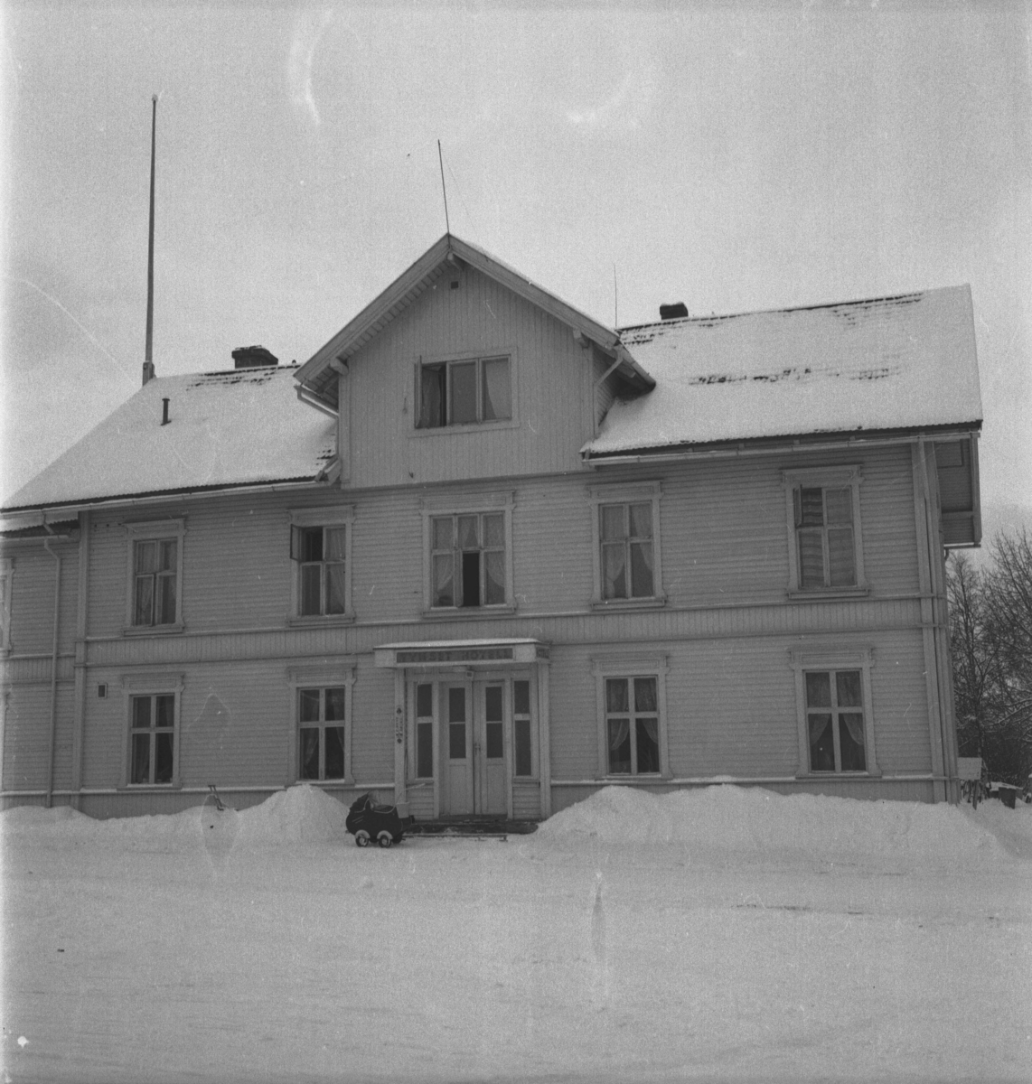 Per Magne Grue, Tynset, Tynset hotell, Barnevogn