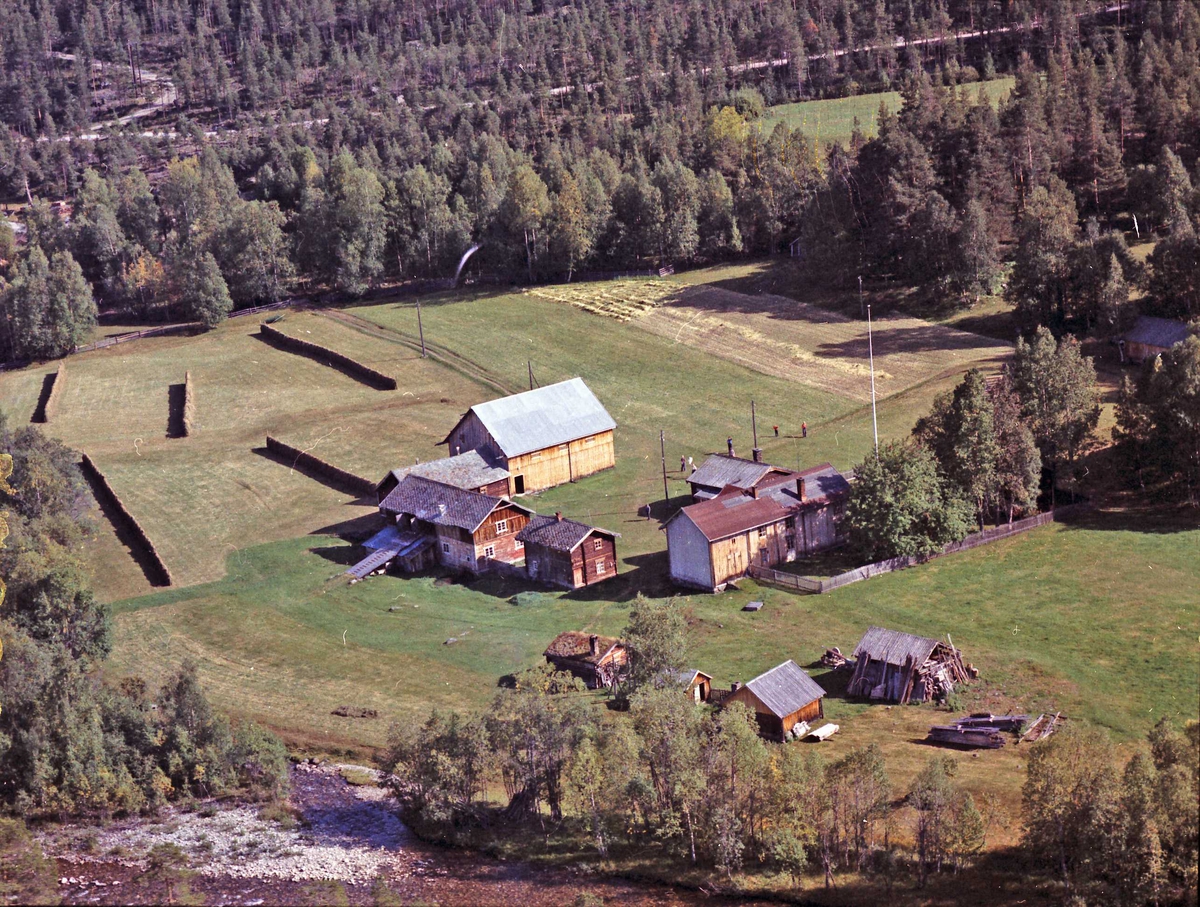 Widerøes Flyveselskap A/S, Gårdsbruk (Kvernhusøya).