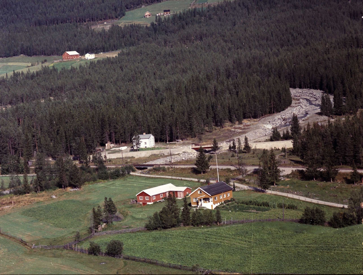 Widerøes Flyveselskap A/S, Gårdsplass.
