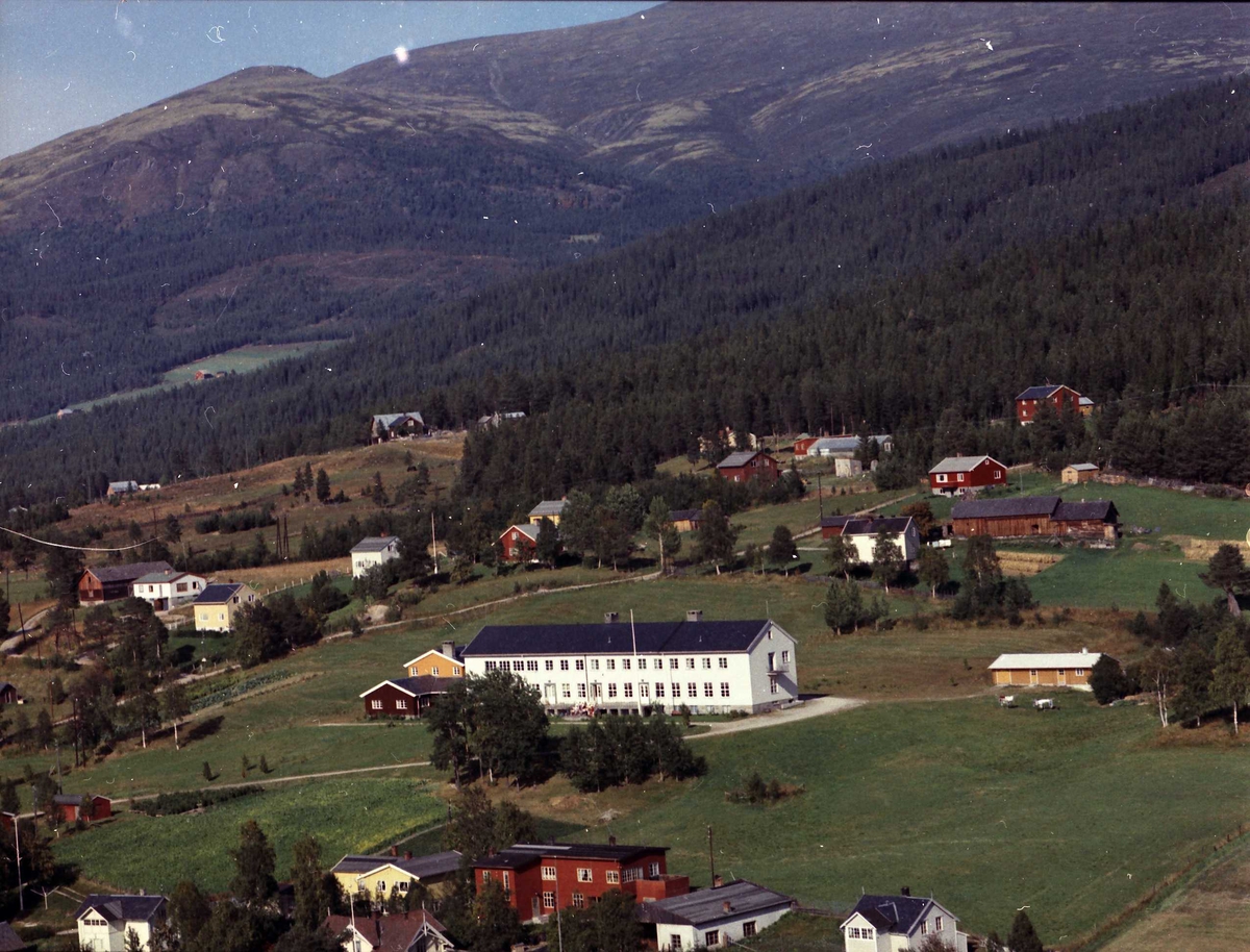 Widerøes Flyveselskap A/S, Nord-Østerdal Husmorskole.