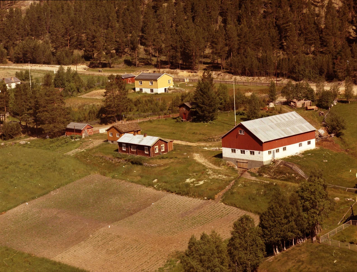 Widerøes Flyveselskap A/S, Gårdsbruk (Måntrøa).