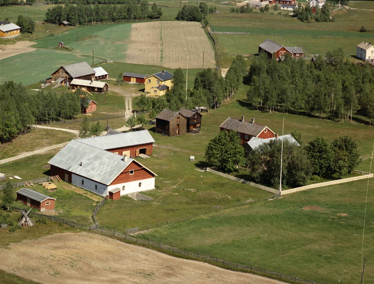 Widerøes Flyveselskap A/S, Gårdsbruk.