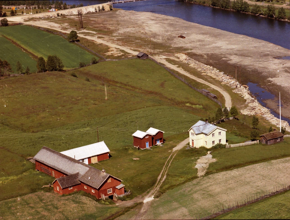 Widerøes Flyveselskap A/S, Gårdsbruk.