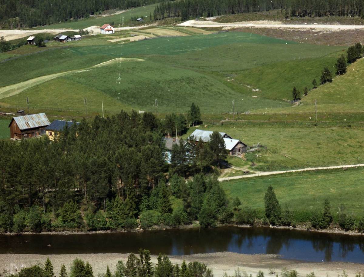 Widerøes Flyveselskap A/S, Gårdsbruk.