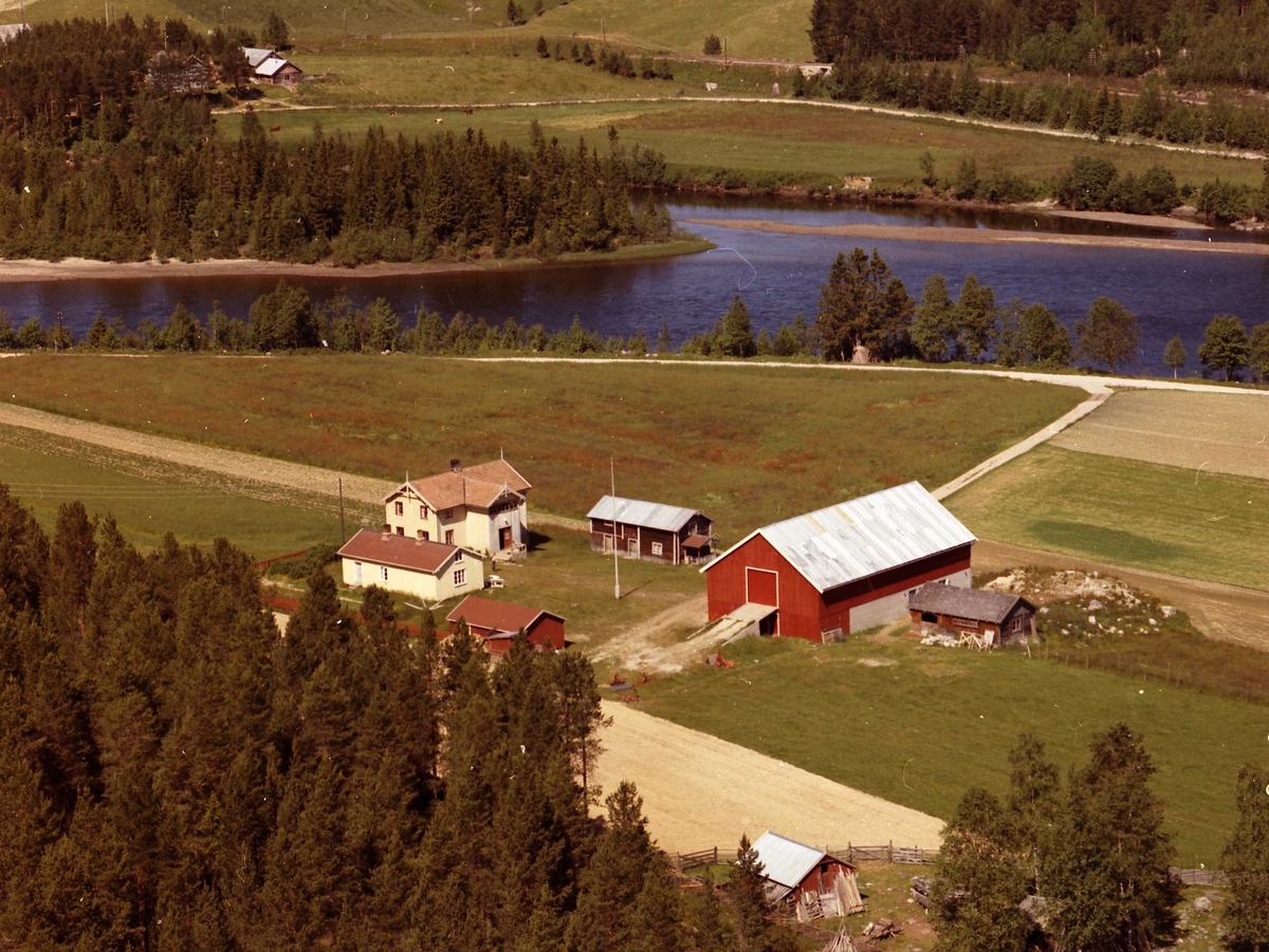 Widerøes Flyveselskap A/S, Gårdsbruk.