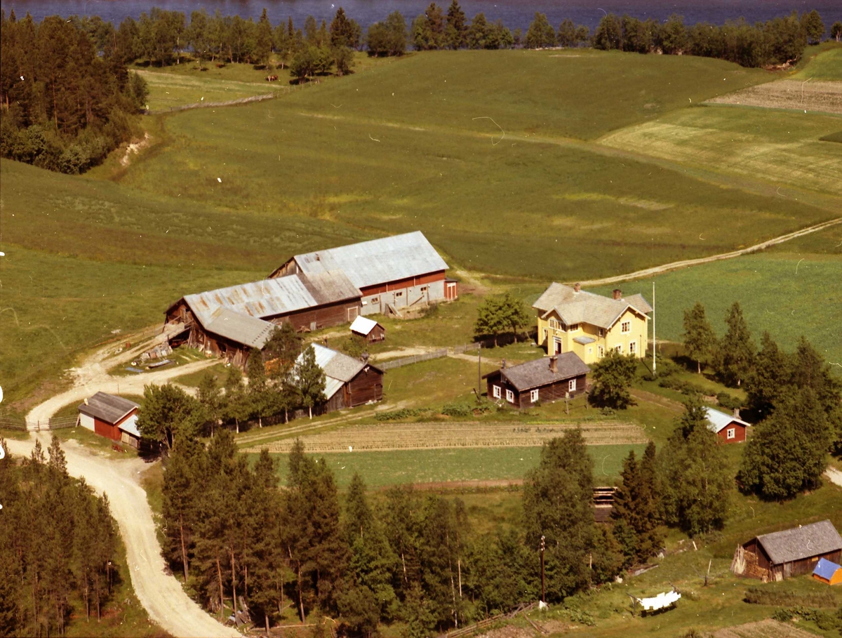 Widerøes Flyveselskap A/S, Gårdsbruk (Landfastøyen).
