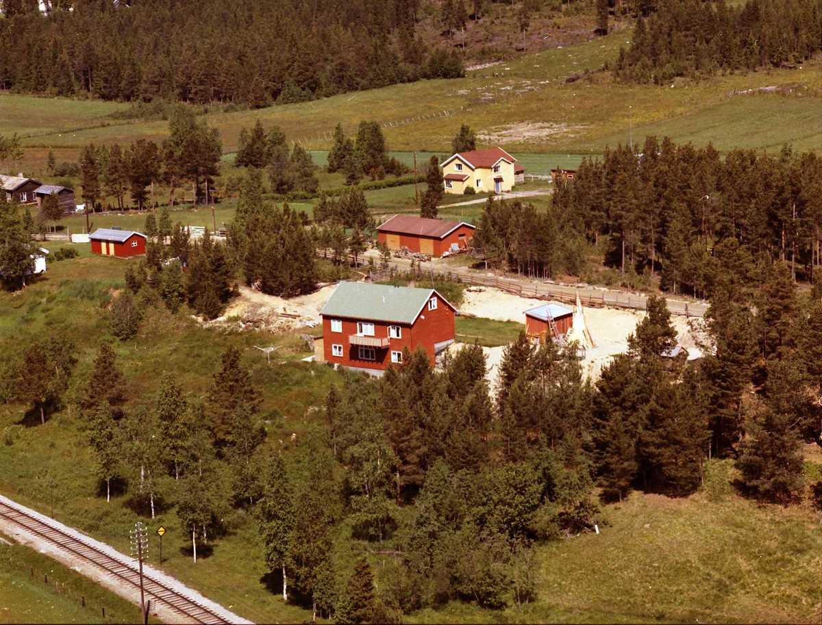 Widerøes Flyveselskap A/S, Gårdsplass.