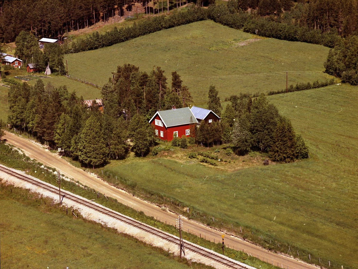 Widerøes Flyveselskap A/S, Gårdsplass (Sørhus Inger).