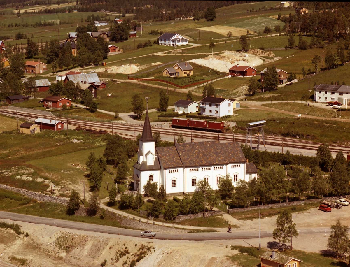 Widerøes Flyveselskap A/S, Alvdal kirke.