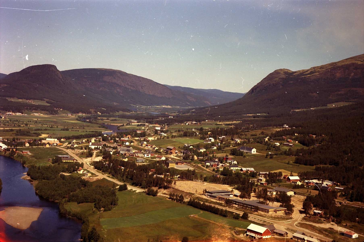 Widerøes Flyveselskap A/S, Oversikt over Alvdal (sentrum).