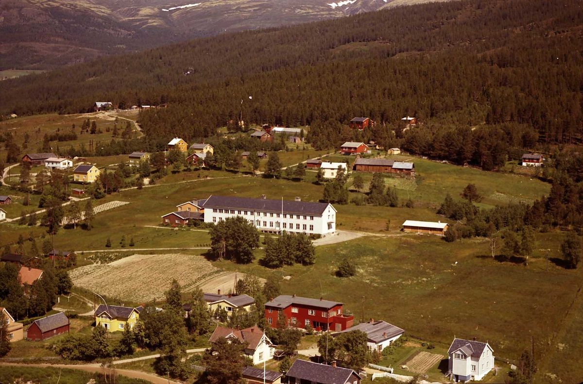 Widerøes Flyveselskap A/S, Nord Østerdal Husmorskole.