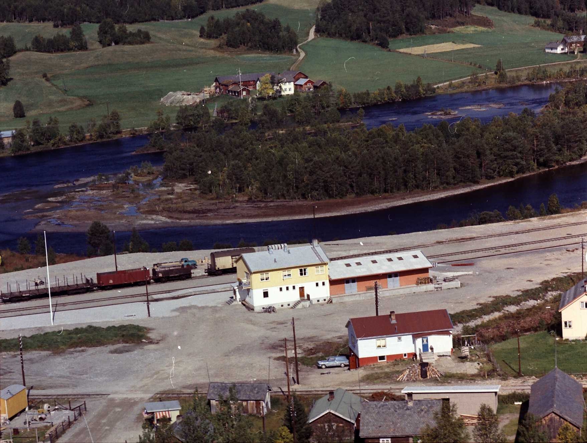 Widerøes Flyveselskap A/S, Os jernbane.