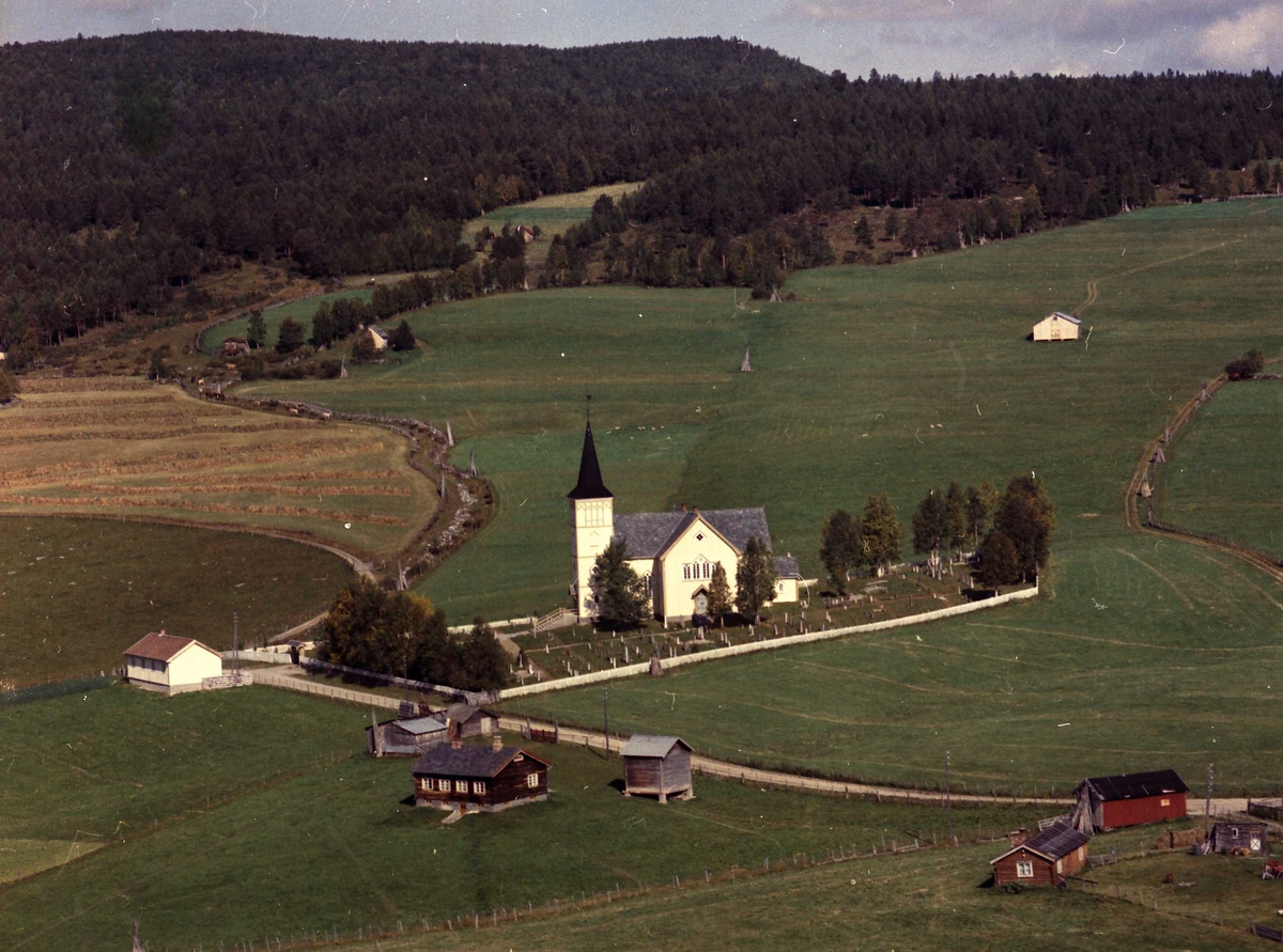 Widerøes Flyveselskap A/S, Kirke.